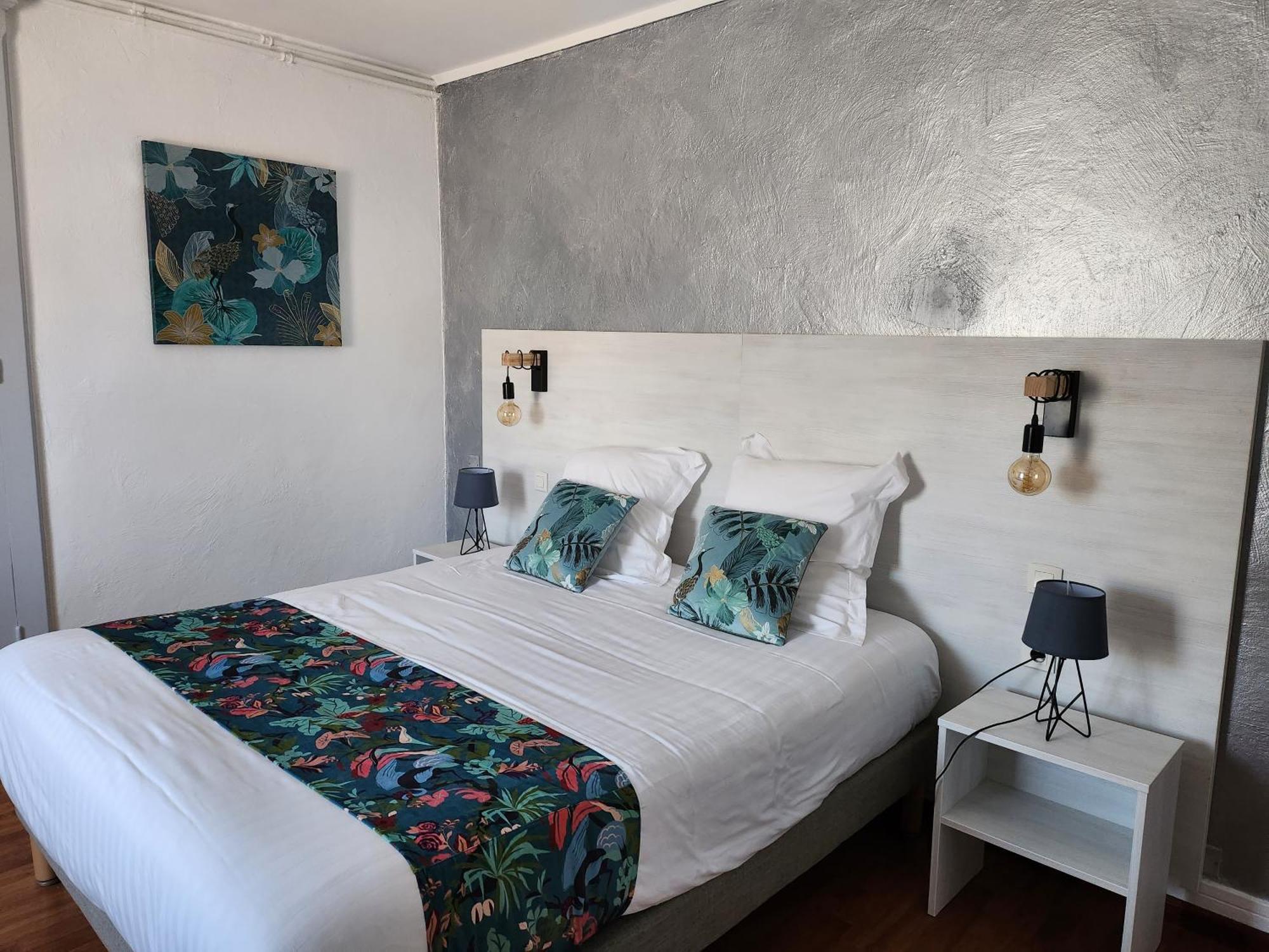 Hotel Des Negociants Lamastre Dış mekan fotoğraf