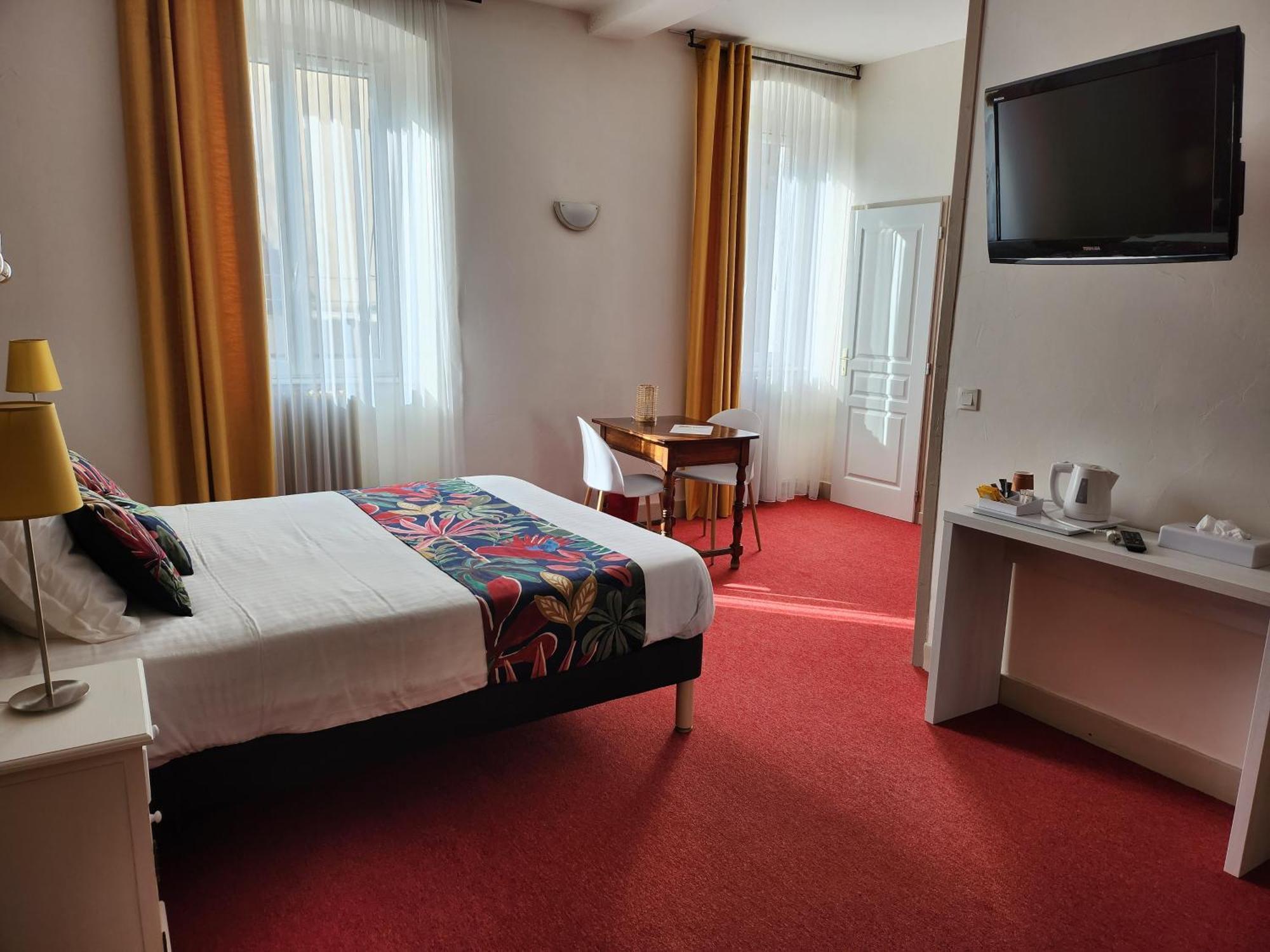 Hotel Des Negociants Lamastre Dış mekan fotoğraf