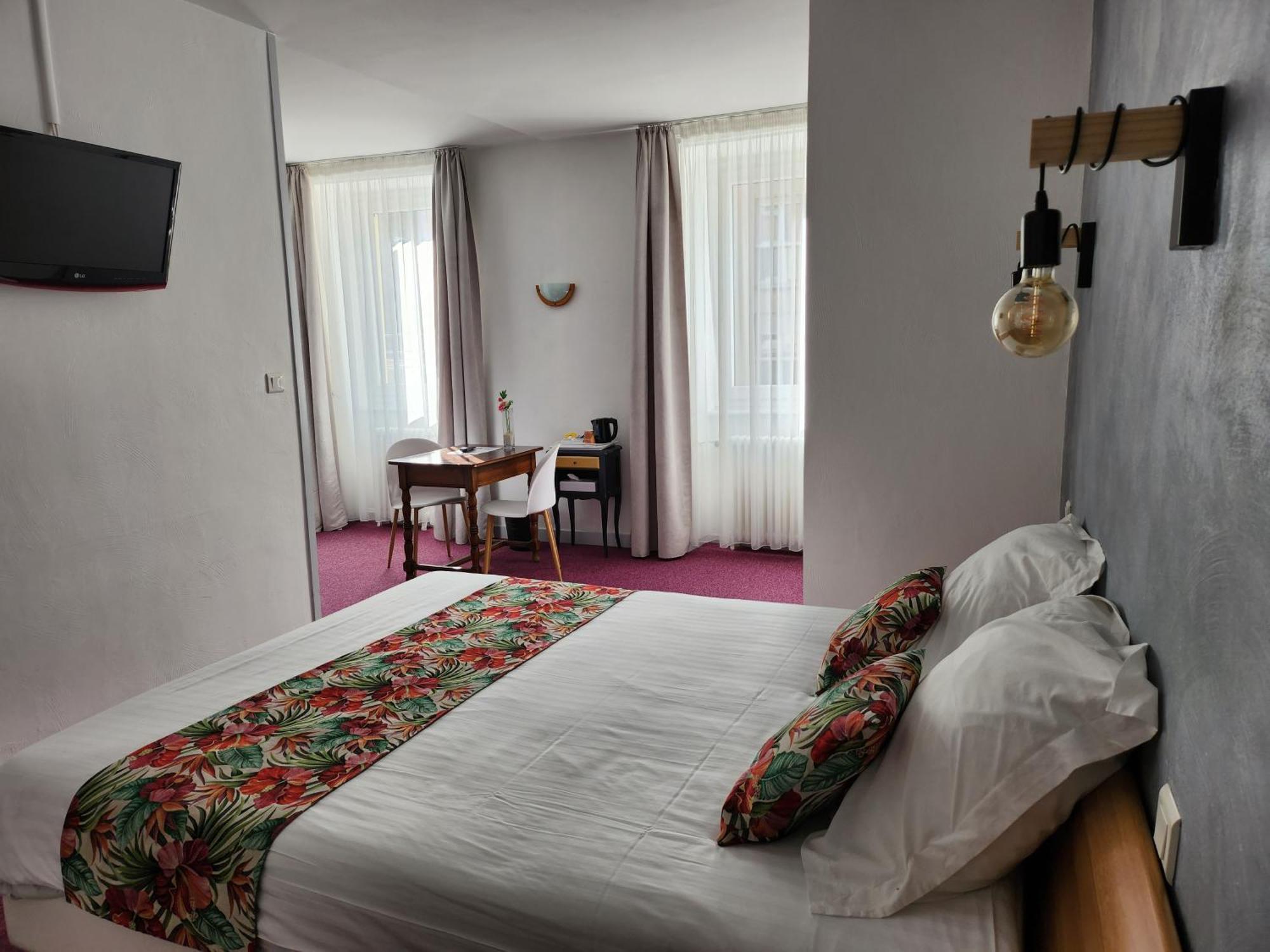 Hotel Des Negociants Lamastre Dış mekan fotoğraf